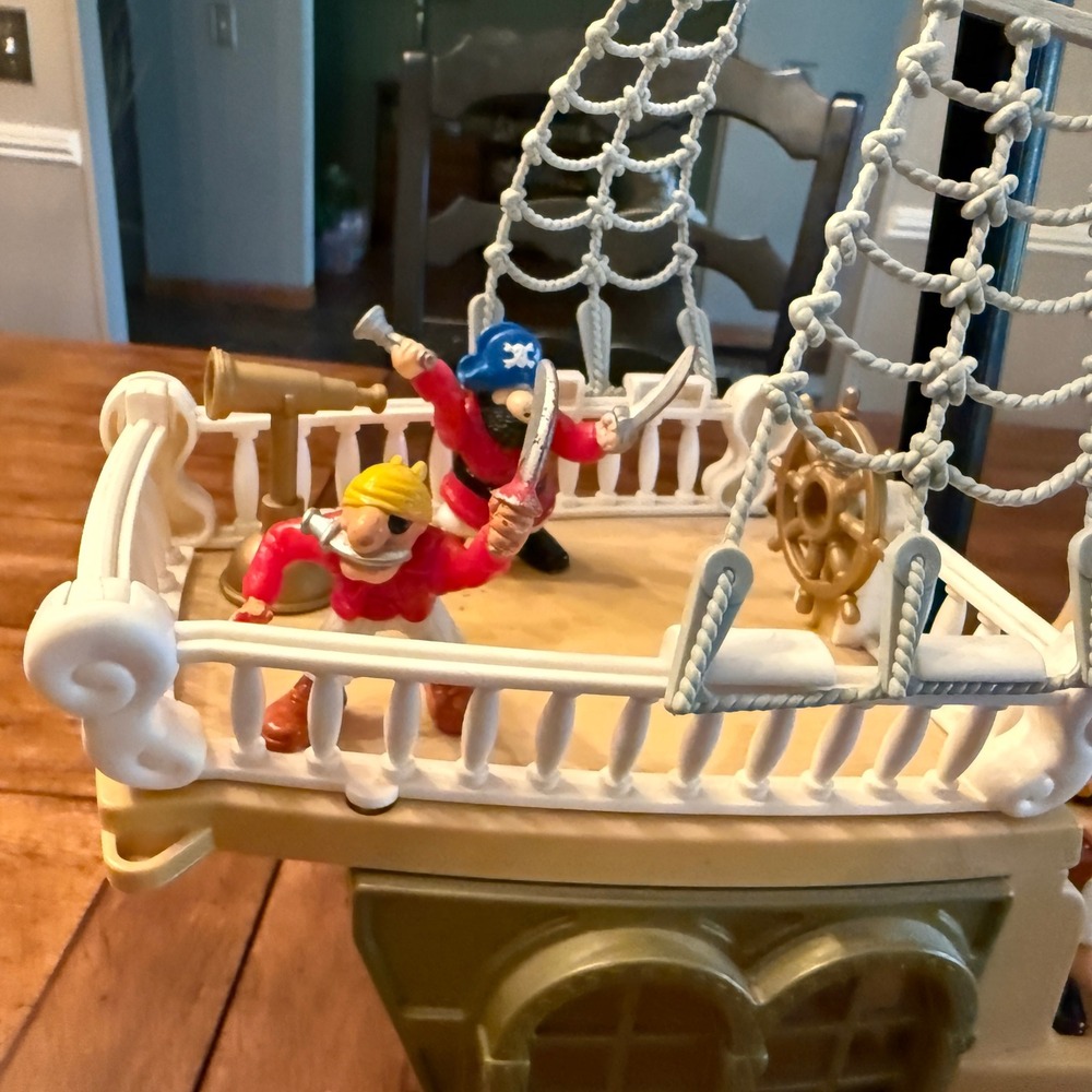 Fisher Price Great Adventures Pirate Ship Playset with 6 Figures and Cannon 1994 - Picture 11 of 15
